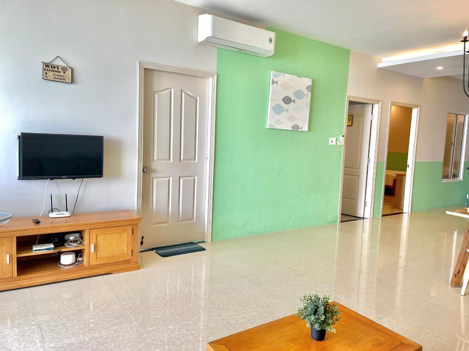 Communal lounge/ TV room, TV and multimedia, Evening entertainment, fireplace, air conditioner