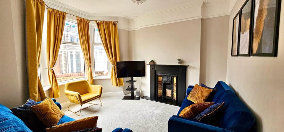 TV and multimedia, Living room, Seating area