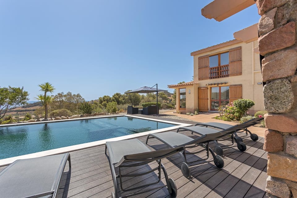 Day, Pool view, Swimming pool, sunbed