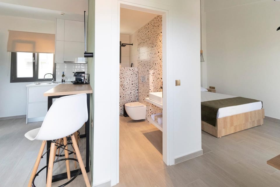 Bed, Bathroom, kitchen