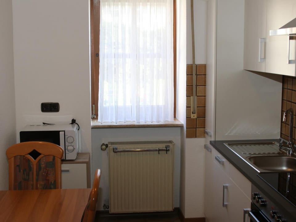 Kitchen or kitchenette, Dining area, minibar