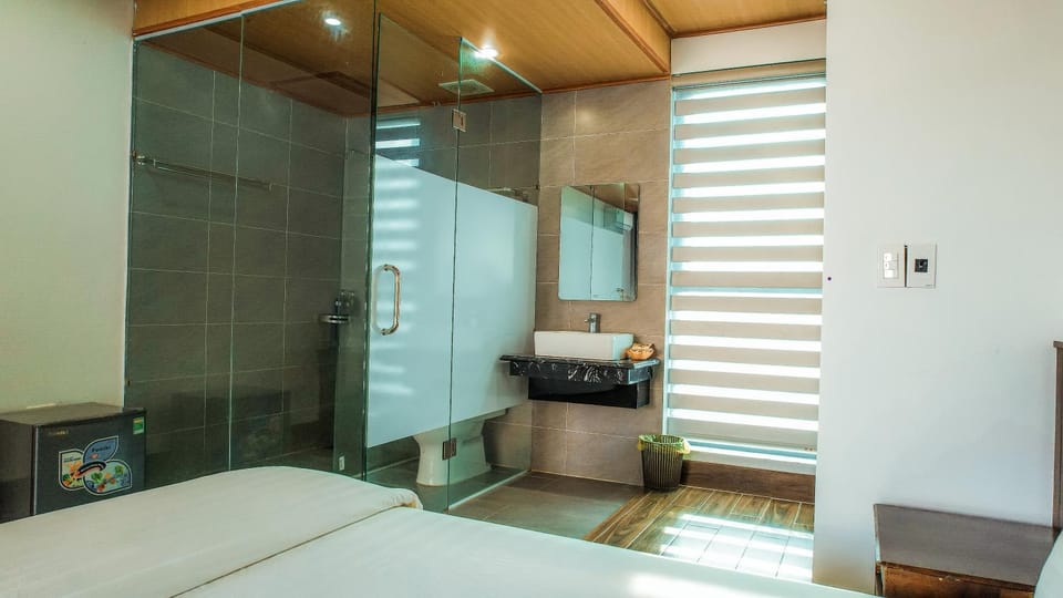 Bathroom, towels