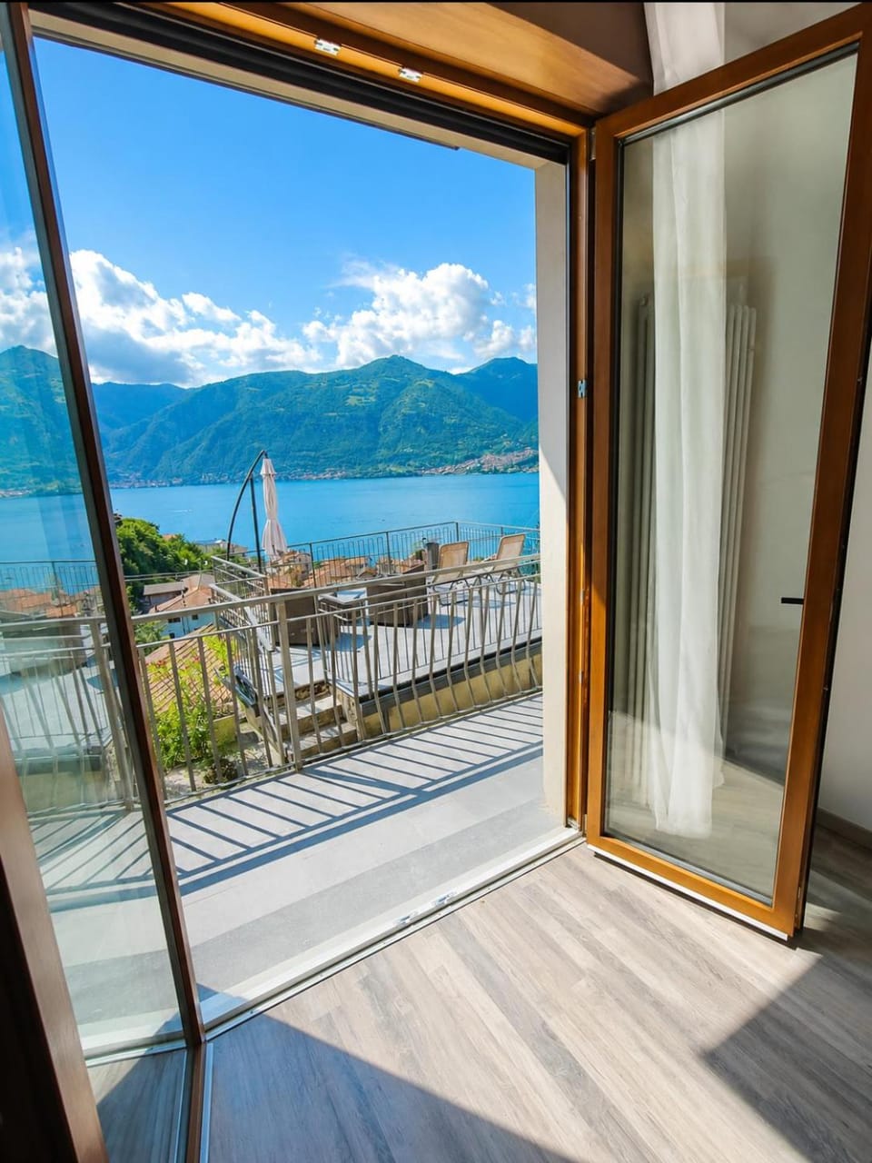 Balcony/Terrace, Balcony/Terrace, Lake view, Mountain view
