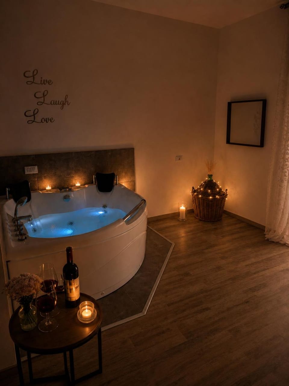 Hot Tub, Bedroom