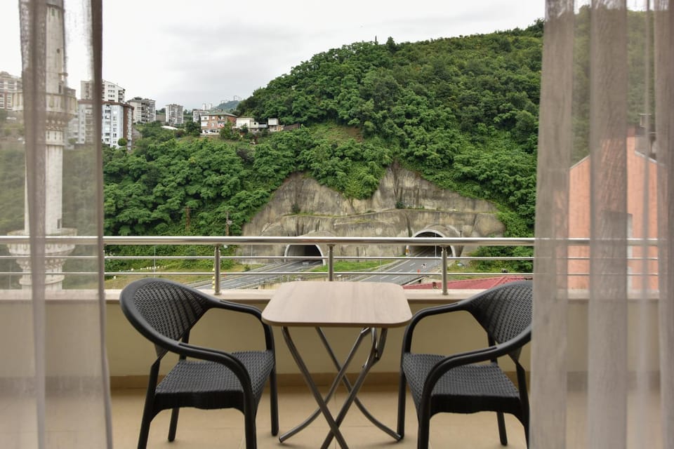 Patio, Day, Natural landscape, View (from property/room), Balcony/Terrace, Dining area, Mountain view