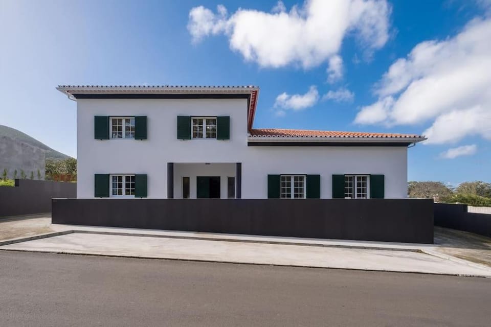 Property building, Street view, Parking