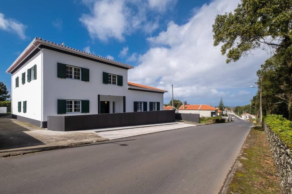 Property building, Street view, Parking