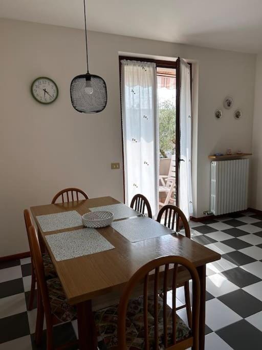 Near town centre and lake - Le Colombe Apartment in Bardolino
