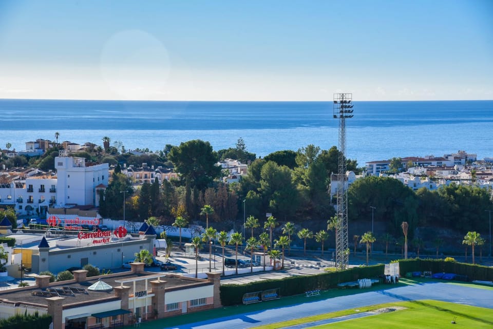 City view, Sea view