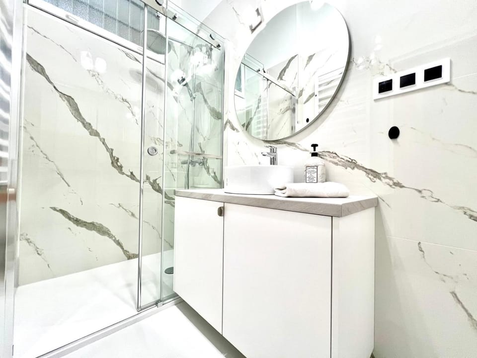 Shower, Bathroom