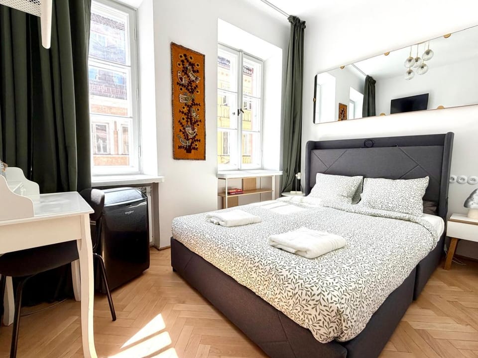 Bed, Bedroom