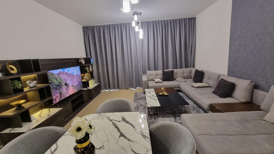 Living room, Food and drinks