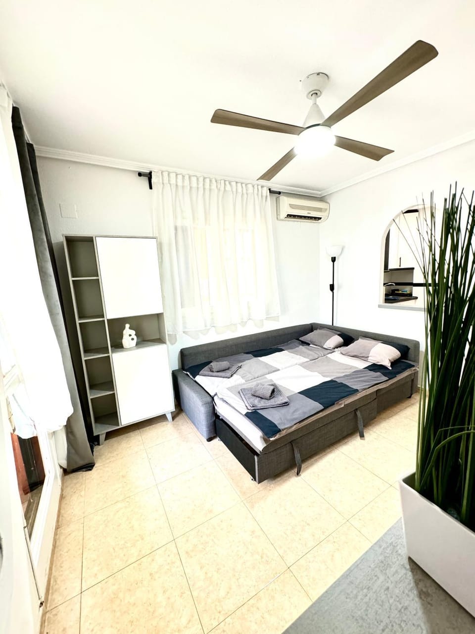 Apartment ZuMiFra with swimming pool, 300 m from the sea, with beautiful sandy beach La Mata Apartment in Torre La Mata