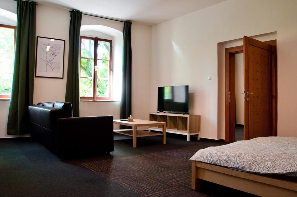 TV and multimedia, Living room, Bedroom