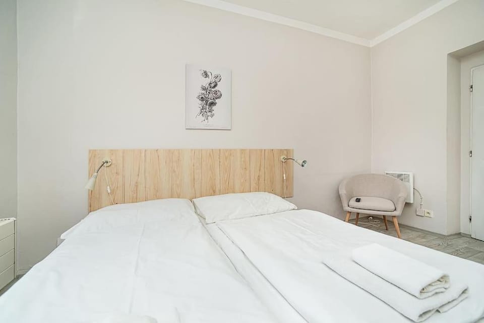 Bright 2 bed with big terrace by tram Apartment in Prague