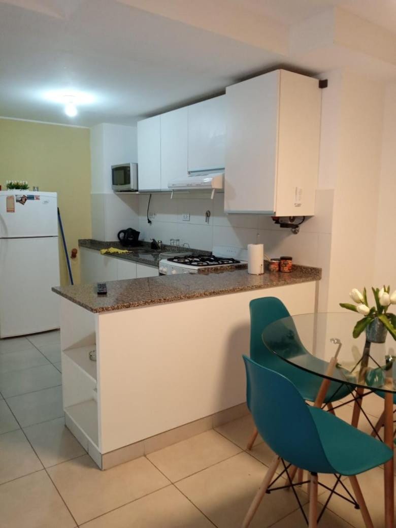 Kitchen or kitchenette, Dining area, minibar, pet friendly, stove