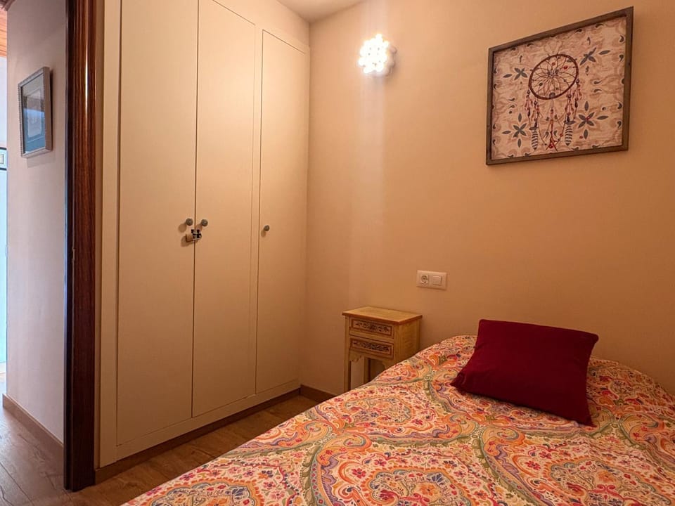 Bajo con jardín privado y chimenea - Puig Falcó 2 Apartment in Pla de l'Ermita