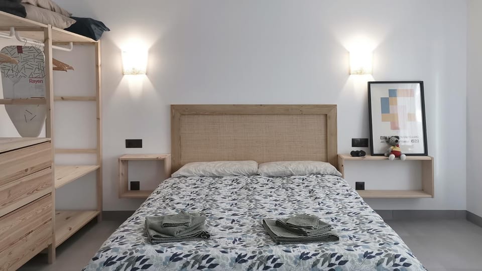 Bed, Photo of the whole room, Bedroom, towels, wardrobe