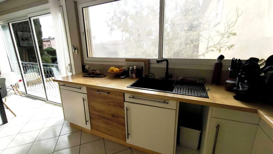 Garden view, kitchen