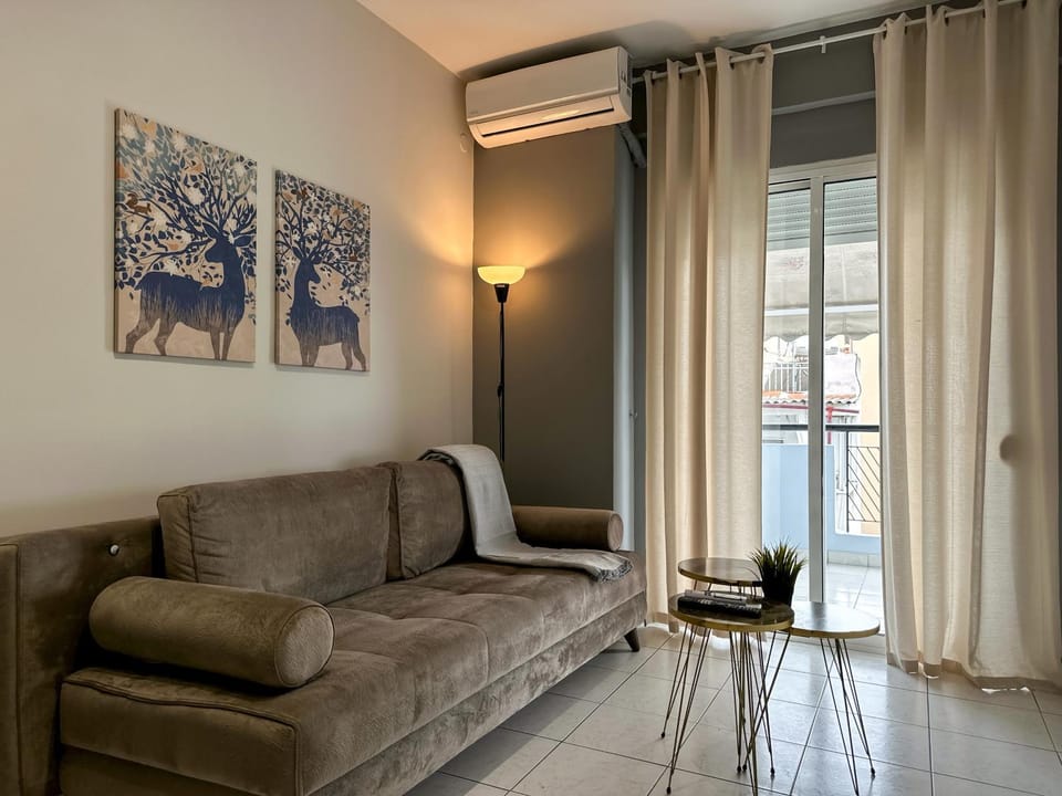 Living room, Seating area, air conditioner