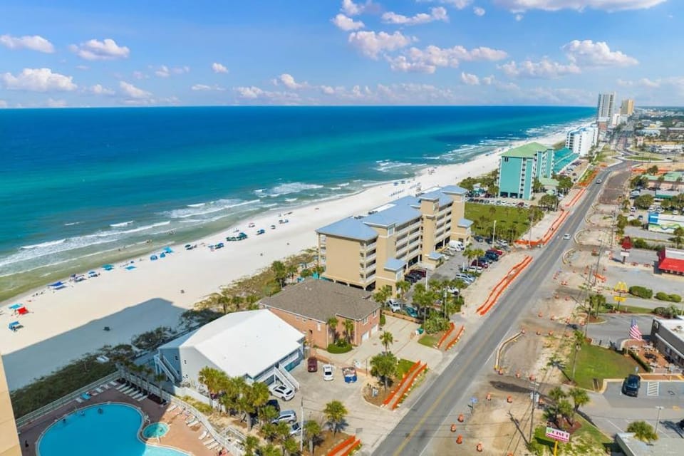 Front Beach Retreat D1 House in Panama City Beach