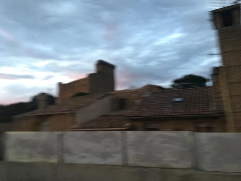 Châteauneuf du Pape - Chez Marie - Suite en duplex - idéale pour 4 adultes - 2 enfants - terrasse - vue panoramique - Jacuzzi en option Bed and Breakfast in Provence-Alpes-Côte d'Azur