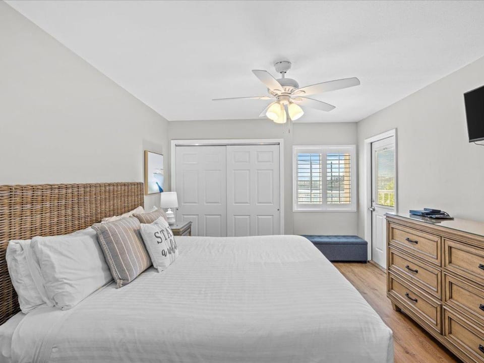 Holiday Surf and Racquet Unit 107 House in Destin
