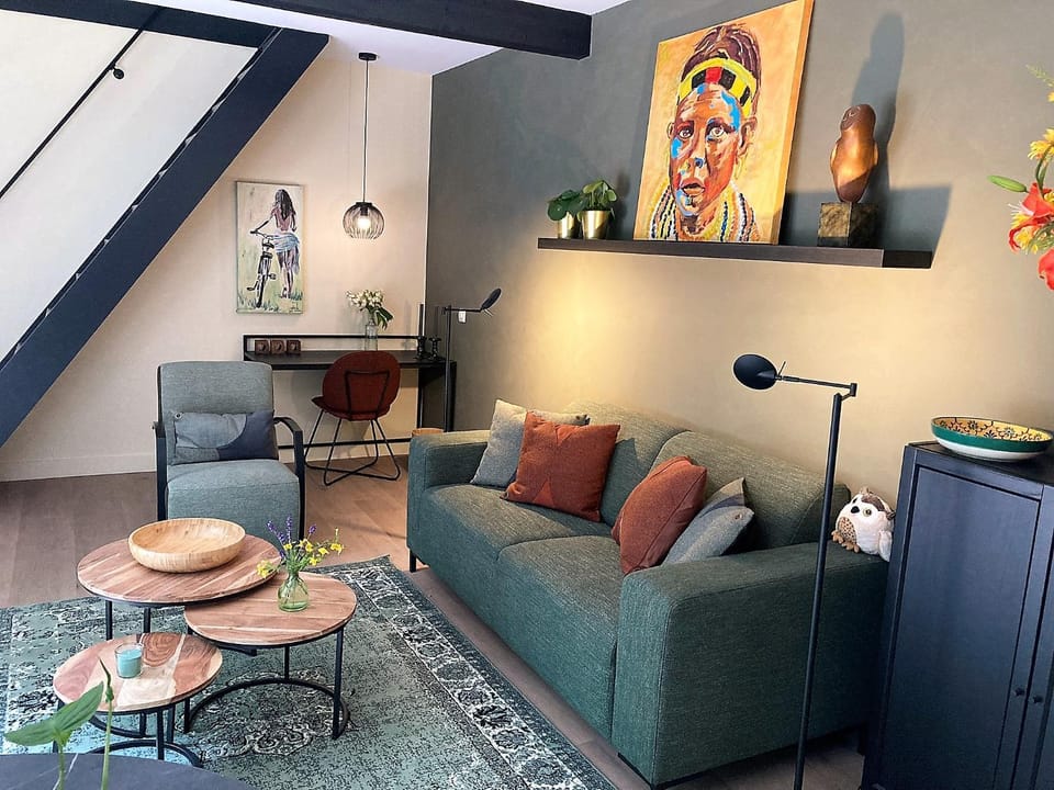 Living room, Seating area