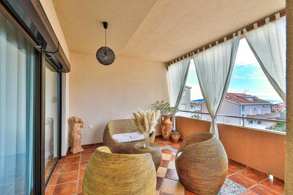 IPM Apartments Kaštela,parking,pool,10 mim from Split airport Apartment in Šibenik-Knin County, Croatia
