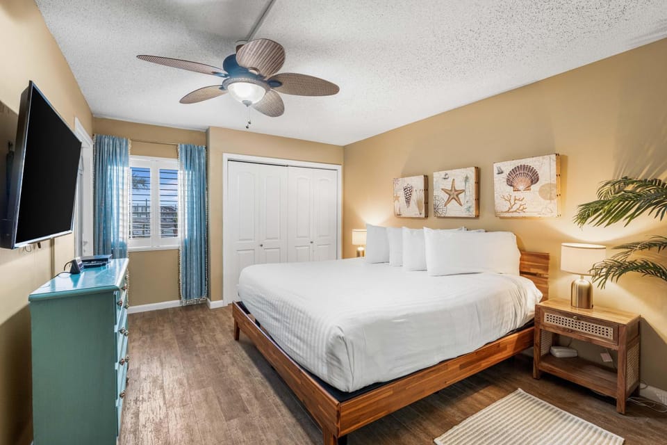 Holiday Surf and Racquet Unit 119 House in Destin