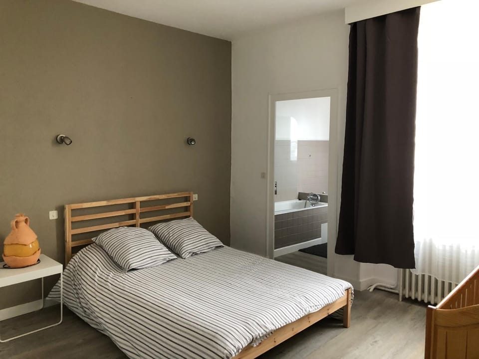 Grand Appartement Privatif Apartment in Centre-Val de Loire