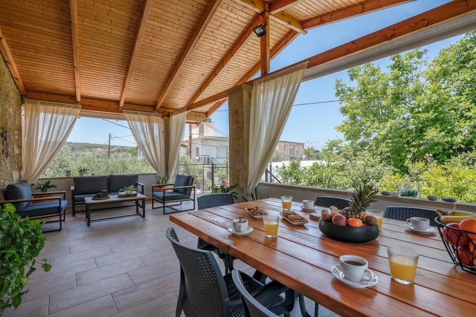 Patio, Garden, View (from property/room), Balcony/Terrace, Food and drinks, Dining area