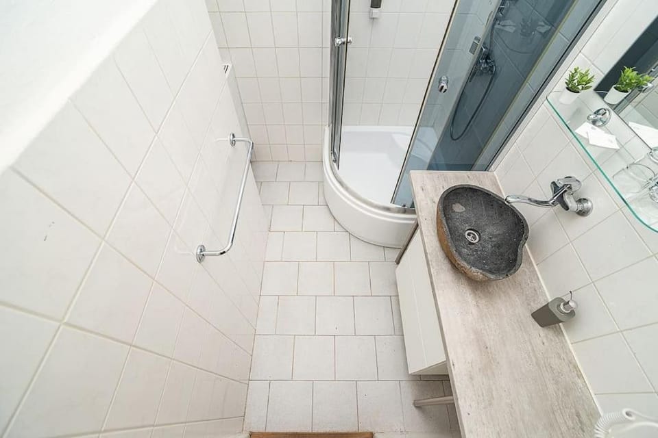 Modern studio with balcony + TV Apartment in Prague