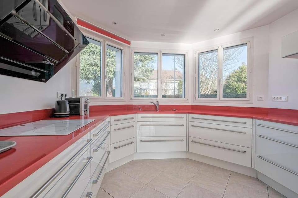 Kitchen or kitchenette, dishwasher, minibar, pet friendly, stove, toaster