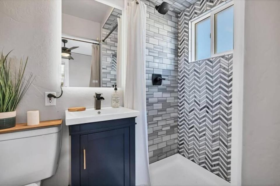 Casa Mosaic Executive Rental 3bedroom Smart TV House in Colorado Springs