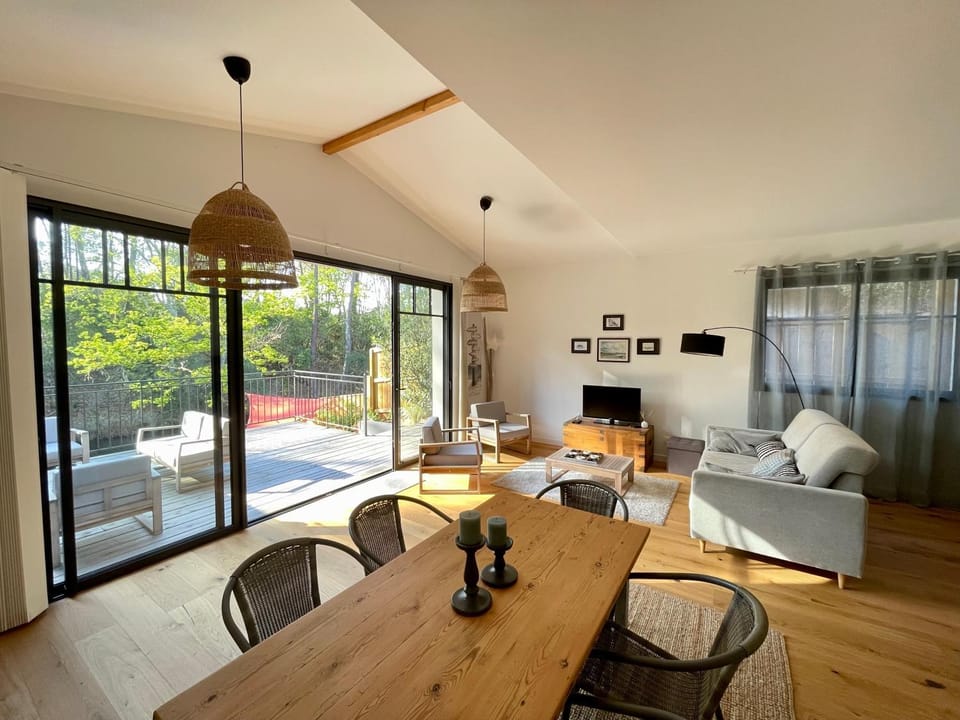 Patio, Living room, Seating area, Dining area