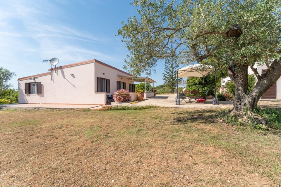 MIQUEL FORT - CASINA DI CAMPAGNA House in Sardinia