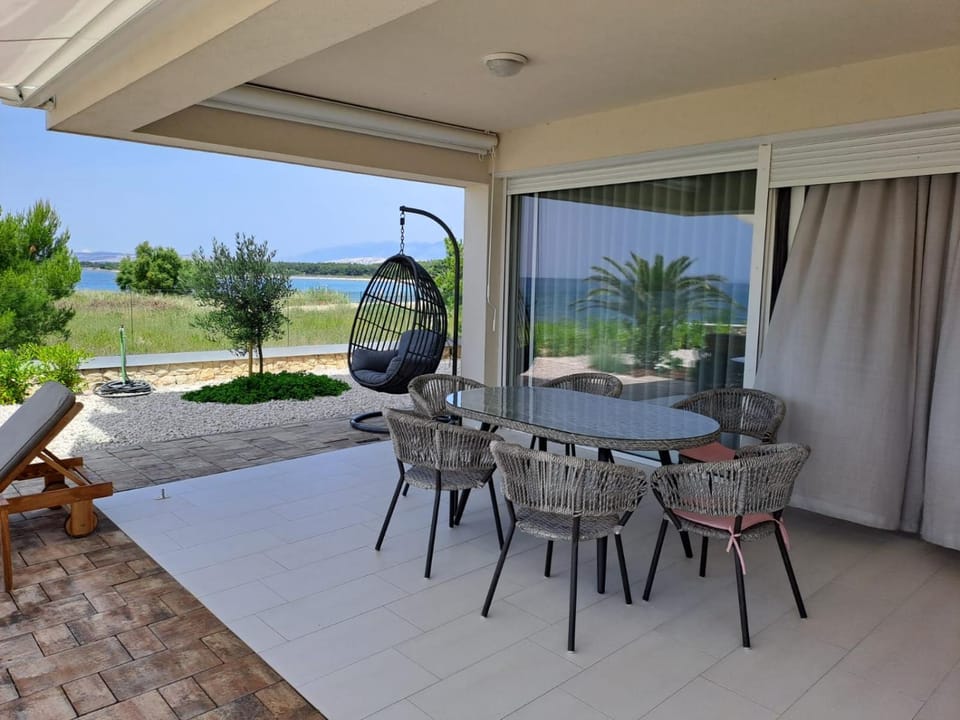 Patio, View (from property/room), Balcony/Terrace, Seating area, Sea view