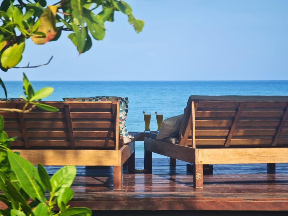 Deluxe Family Suite - In front of the sea Villa in Colombia