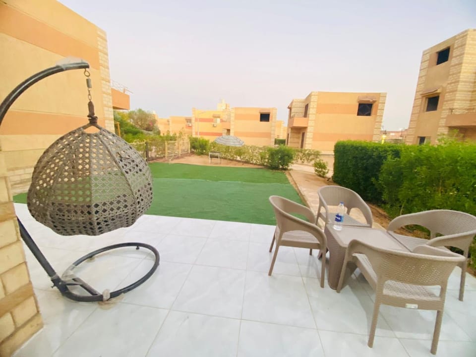 Property building, Day, View (from property/room), Balcony/Terrace, Living room, Seating area, sunbed