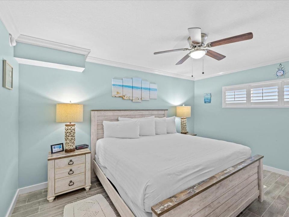 Holiday Surf and Racquet Unit 722 House in Destin