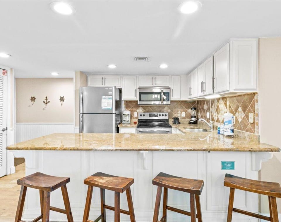Holiday Surf and Racquet Unit 610 House in Destin