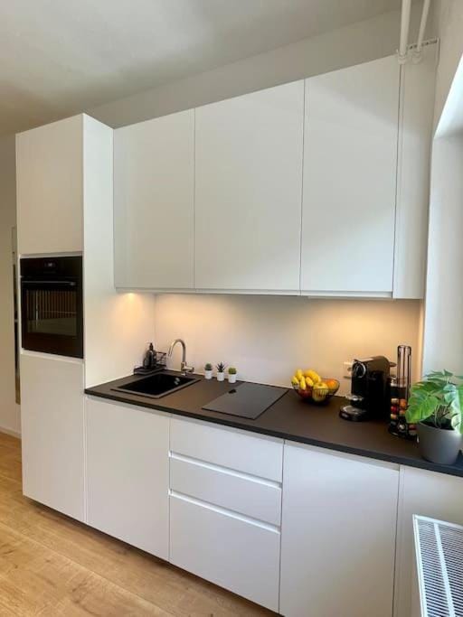 Kitchen or kitchenette, pet friendly, stove