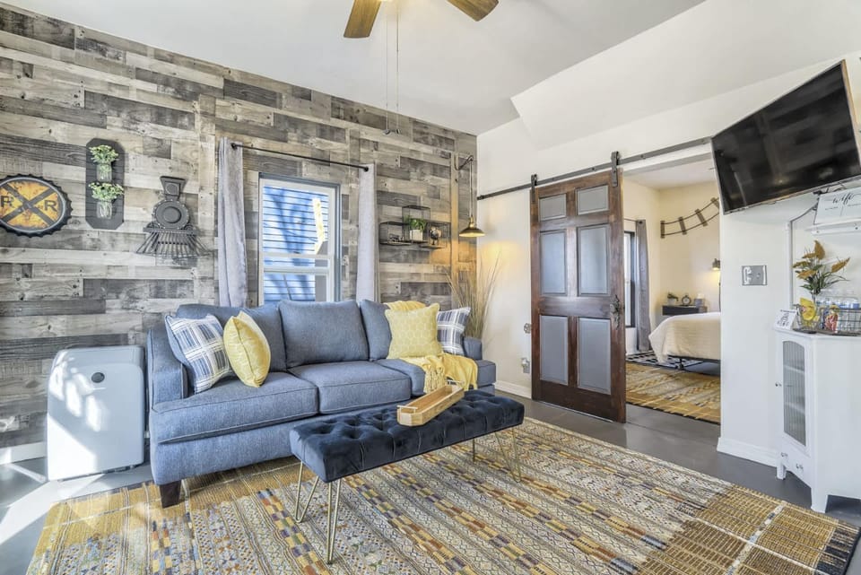 Station 130! Cozy Downtown Home w Fire Pit House in Colorado Springs
