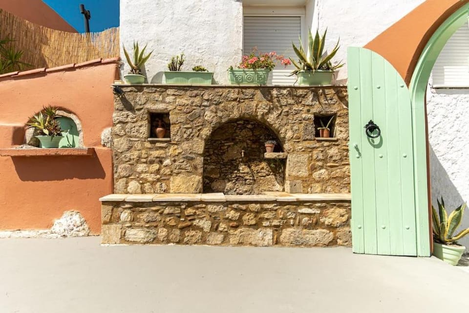Day, Inner courtyard view