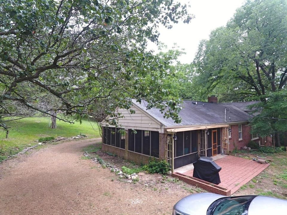 Nashville Elegance Enjoy Southern Comfort in Style House in Nashville