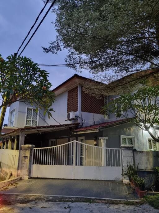 Property building, Street view