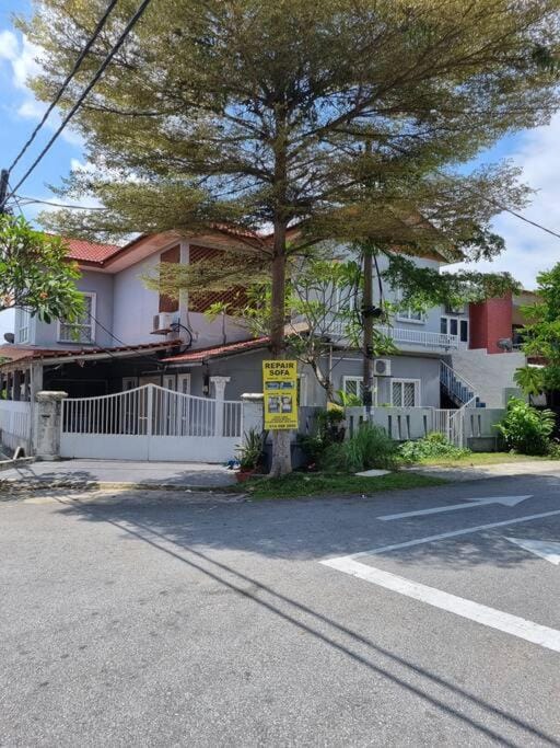 Property building, Day, Street view