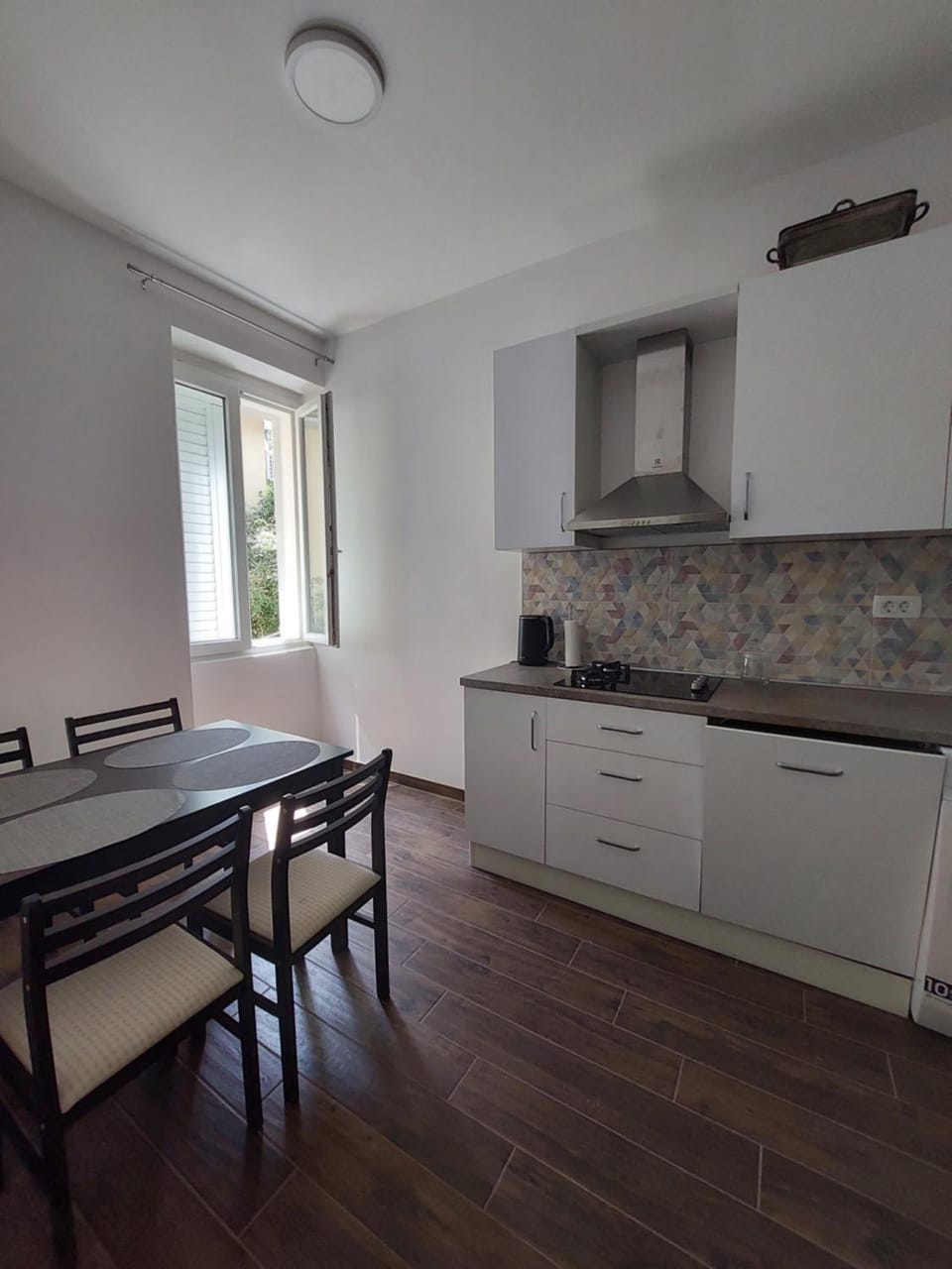 Kitchen or kitchenette, Dining area, pet friendly, stove