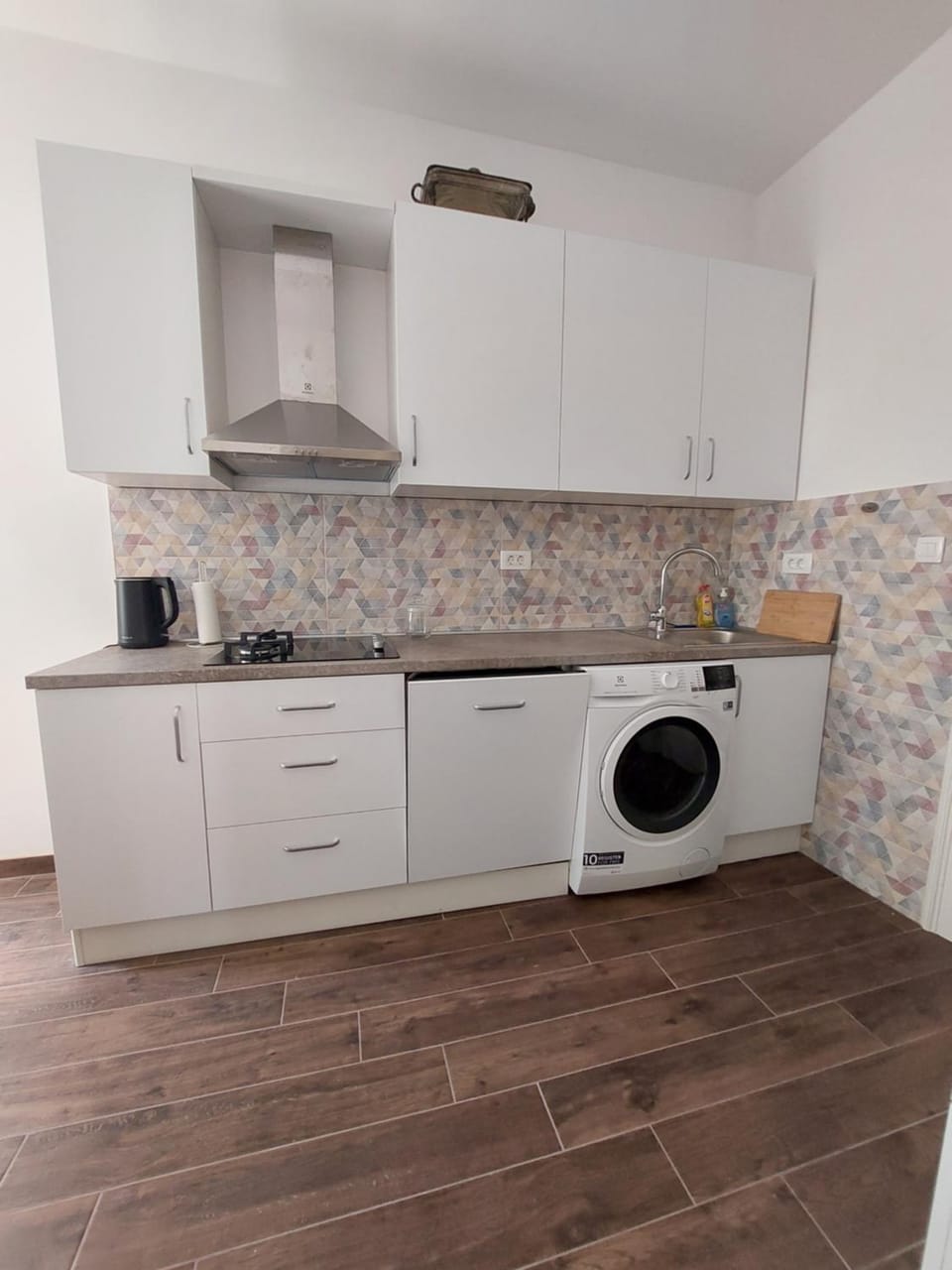 Kitchen or kitchenette, dishwasher, pet friendly, stove, washing machine